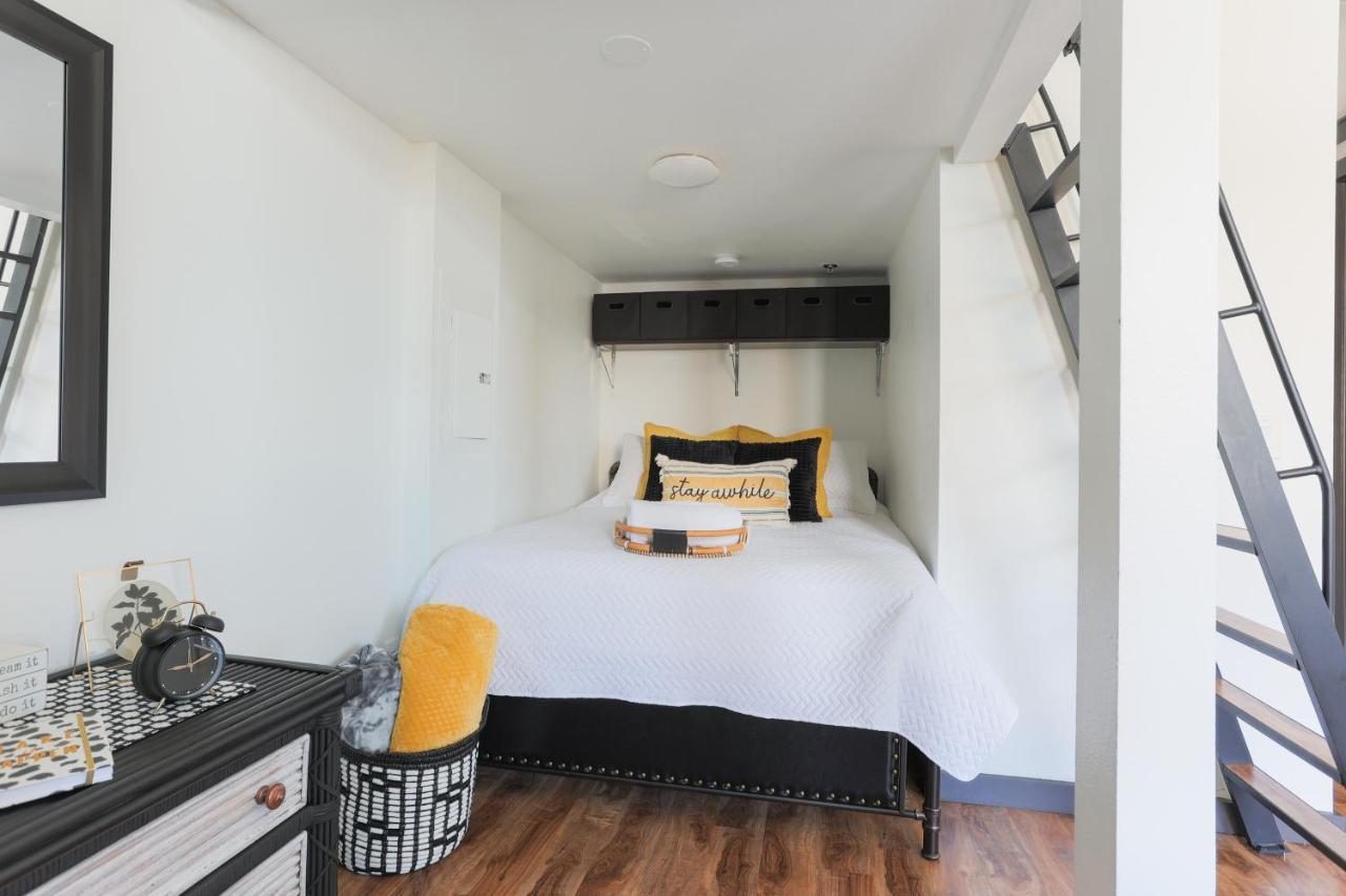 Old West Studio Lofts West Тампа Экстерьер фото