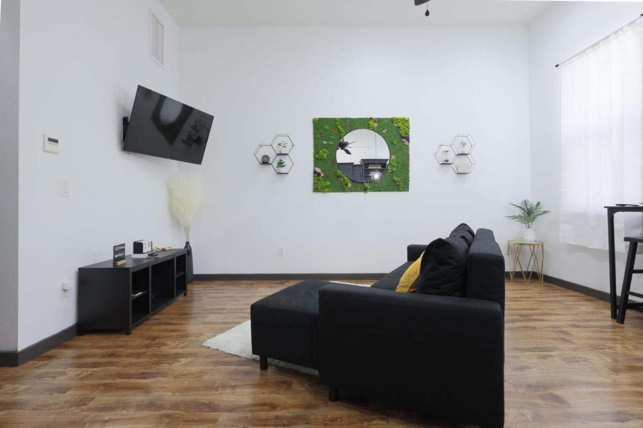 Old West Studio Lofts West Тампа Экстерьер фото