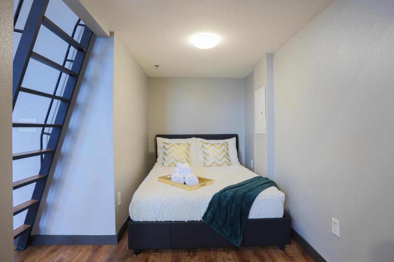 Old West Studio Lofts West Тампа Экстерьер фото