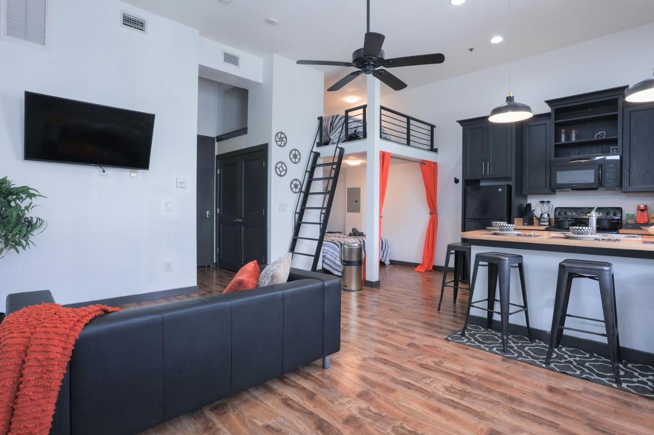 Old West Studio Lofts West Тампа Экстерьер фото