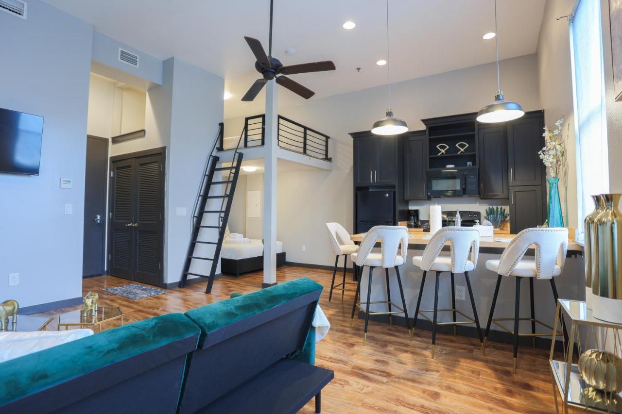 Old West Studio Lofts West Тампа Экстерьер фото