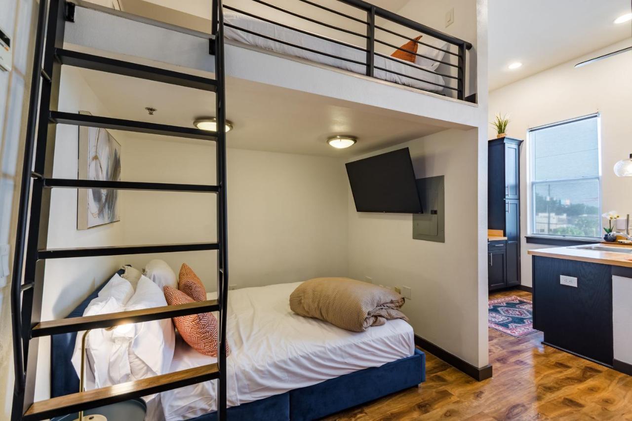 Old West Studio Lofts West Тампа Экстерьер фото